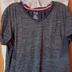 Short sleeve workout shirt